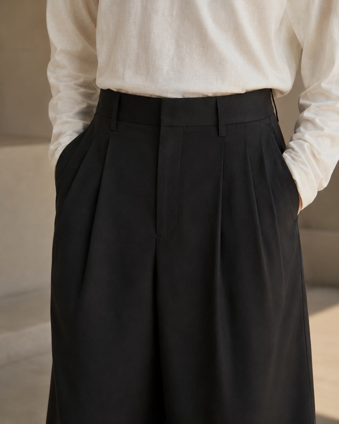 WIDE TUCK SHORTS