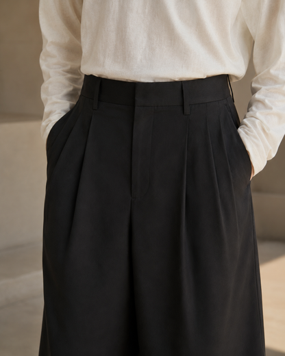 WIDE TUCK SHORTS
